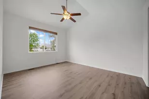 1053 Canary Ave, Yorkville, IL 60560 - Photo 16