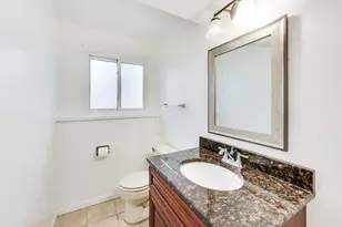 1061 E Sayles Dr, Palatine, IL 60074 - Photo 20