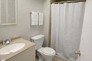 10109 Cherry Pkwy, Skokie, IL 60076 - Photo 10