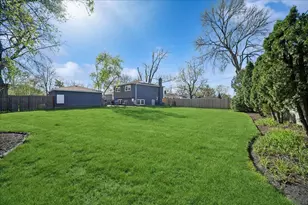 1230 Greenwood Ct, Deerfield, IL 60015 - Photo 4