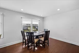 1230 Greenwood Ct, Deerfield, IL 60015 - Photo 12