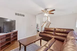 1240 Foxcroft Dr, Aurora, IL 60506 - Photo 4