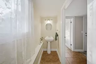 1240 Foxcroft Dr, Aurora, IL 60506 - Photo 18
