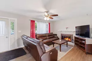 1240 Foxcroft Dr, Aurora, IL 60506 - Photo 6
