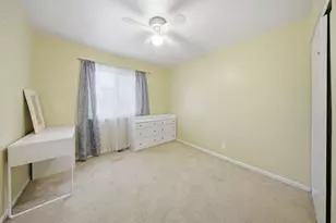 1240 Foxcroft Dr, Aurora, IL 60506 - Photo 12