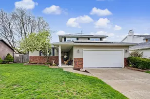 1050 Buckeye Ln, Decatur, IL 62521 - Photo 2