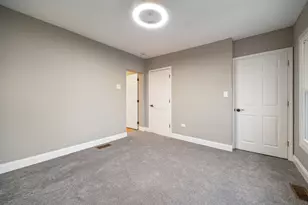 10615 S Emerald Ave, Chicago, IL 60628 - Photo 12