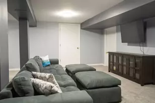 4025 Radcliffe Dr, Northbrook, IL 60062 - Photo 30