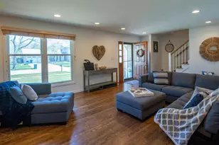 4025 Radcliffe Dr, Northbrook, IL 60062 - Photo 8