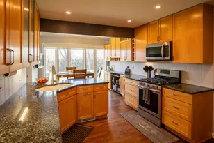 4025 Radcliffe Dr, Northbrook, IL 60062 - Photo 2