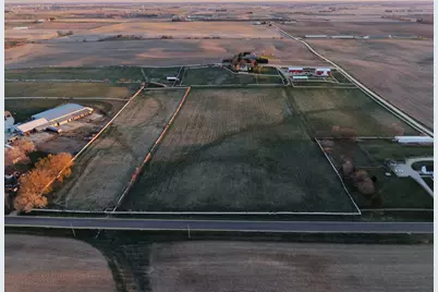 17207 Chase Road, Dekalb, IL 60115 - Photo 4