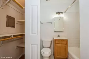 1504 N Dearborn Pkwy, Chicago, IL 60610 - Photo 2