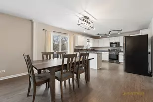 521 S Sheridan Rd, Lakemoor, IL 60051 - Photo 4