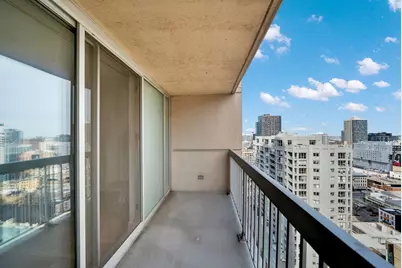 545 N Dearborn Street #2303, Chicago, IL 60654 - Photo 10
