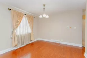 4852 Carol St, Skokie, IL 60077 - Photo 10