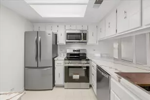 820 Elder Rd, Homewood, IL 60430 - Photo 8