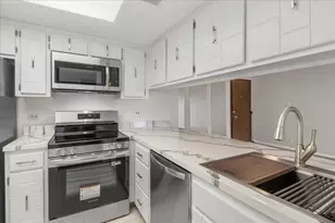 820 Elder Rd, Homewood, IL 60430 - Photo 2