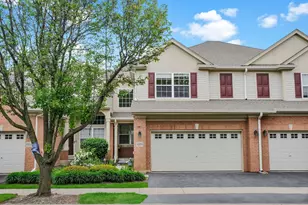 1028 Orchard Pond Ct, Lake Zurich, IL 60047 - Photo 1