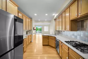 1028 Orchard Pond Ct, Lake Zurich, IL 60047 - Photo 12