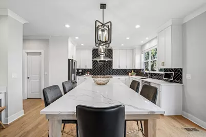 383 N Larch Avenue, Elmhurst, IL 60126 - Photo 6