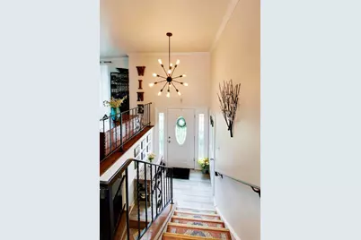 127 W King Henry Court, Palatine, IL 60067 - Photo 2