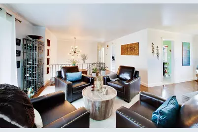 127 W King Henry Court, Palatine, IL 60067 - Photo 4