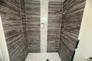 225 N East River Rd, Des Plaines, IL 60016 - Photo 8