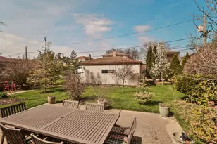 7650 Kenton Ave, Skokie, IL 60076 - Photo 22