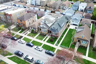 4823 W Argyle St, Chicago, IL 60630 - Photo 2