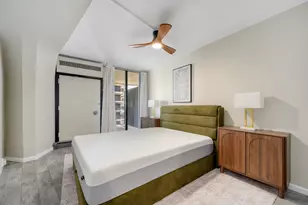 300 N State St, Chicago, IL 60654 - Photo 14