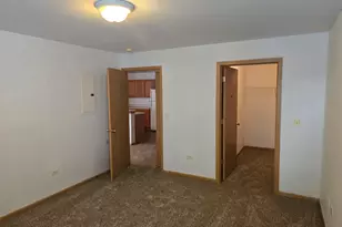 1626 McClure Rd, Aurora, IL 60505 - Photo 8