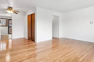 7019 N Ridge Blvd, Chicago, IL 60645 - Photo 6