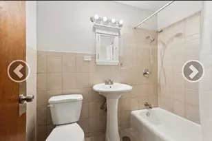 7019 N Ridge Blvd, Chicago, IL 60645 - Photo 2