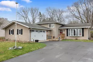 543 Norman Dr, Cary, IL 60013 - Photo 1