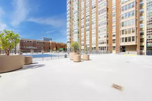 525 W Hawthorne Pl, Chicago, IL 60657 - Photo 30