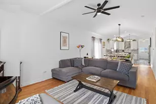 8566 S 83rd Ave, Hickory Hills, IL 60457 - Photo 8