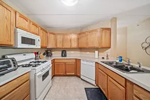 6870 W Winding Trail, Oak Forest, IL 60452 - Photo 8
