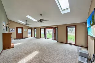 2472 W Red Oak Rd, Freeport, IL 61032 - Photo 8