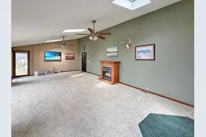 2472 W Red Oak Road, Freeport, IL 61032 - Photo 10