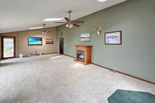 2472 W Red Oak Rd, Freeport, IL 61032 - Photo 10