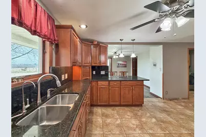 2472 W Red Oak Road, Freeport, IL 61032 - Photo 12