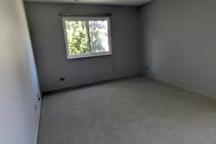 1470 Williamsburg Dr, Schaumburg, IL 60193 - Photo 4