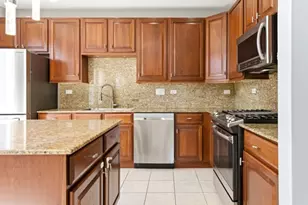 200 Tanglewood Dr, Glen Ellyn, IL 60137 - Photo 6