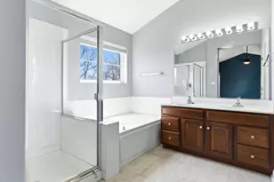 200 Tanglewood Dr, Glen Ellyn, IL 60137 - Photo 16