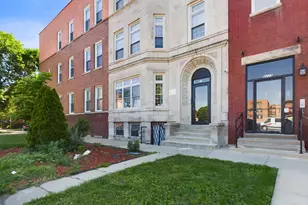 4207 S Indiana Ave, Chicago, IL 60653 - Photo 1