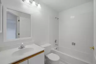 1447 Club Dr, Glendale Heights, IL 60139 - Photo 18