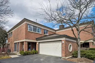 421 Milford Rd, Deerfield, IL 60015 - Photo 1