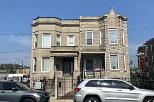 1607 S Sawyer Ave, Chicago, IL 60623 - Photo 2