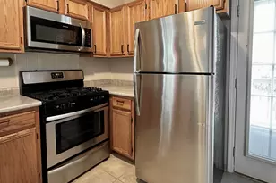 2450 Devonshire Ct, Aurora, IL 60502 - Photo 10