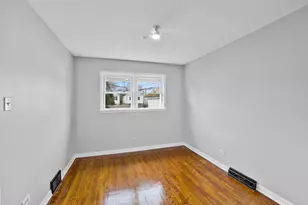 9520 S Yale Ave, Chicago, IL 60628 - Photo 10